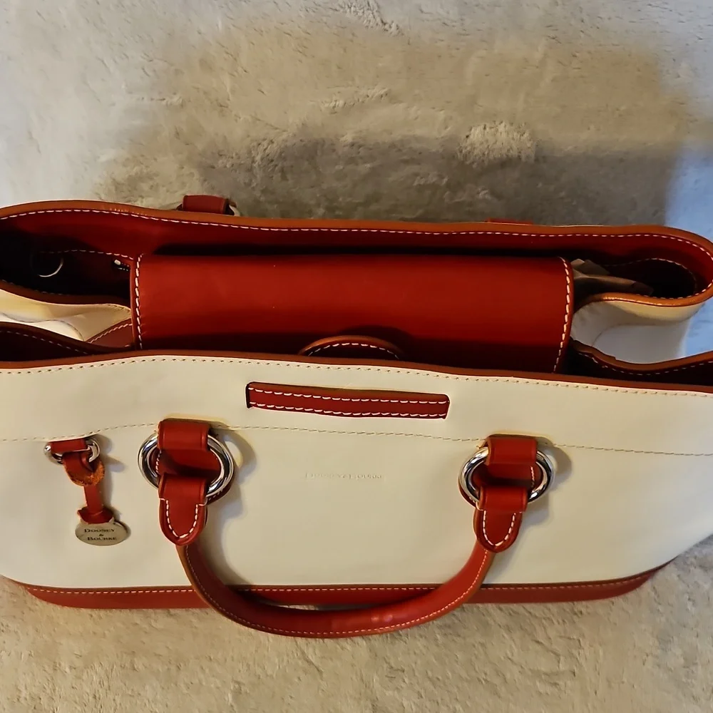 Alto Dooney & Bourke Satchel - Picture 12 of 14